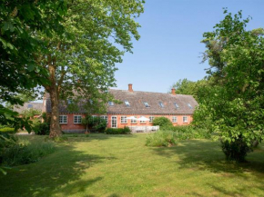 Mellem-rummet Guesthouse & Glamping